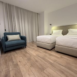 The Queen'S Lion Premium Hotel